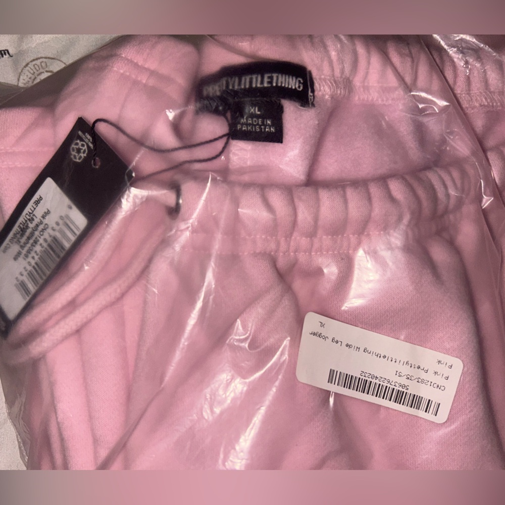 PrettyLittleThing Wide leg joggers XL